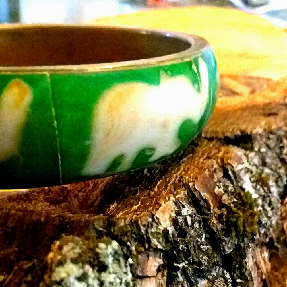 Handcrafted stone bangle - Picture 2 of 4